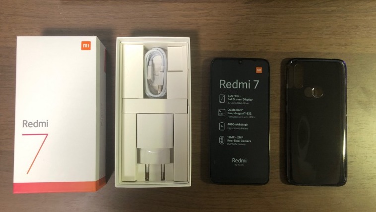 Xiaomi Redmi 7の付属品